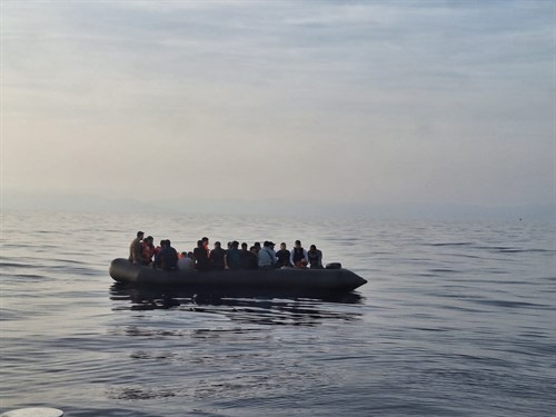 İzmir Açıklarında 31 Düzensiz Göçmen Kurtarılmıştır