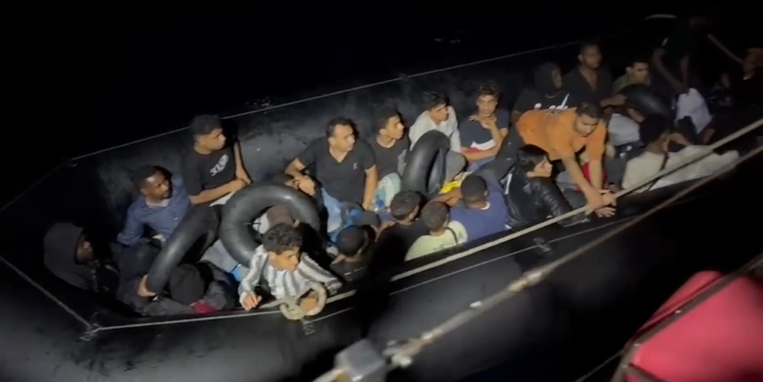 İzmir Açıklarında 29 Düzensiz Göçmen Yakalanmıştır