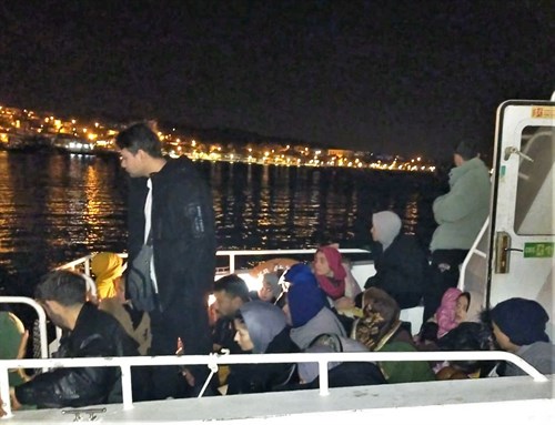 Balıkesir Açıklarında 15 Düzensiz Göçmen (Beraberinde 13 Çocuk) Yakalanmıştır