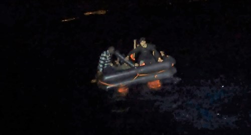 İzmir Açıklarında 29 Düzensiz Göçmen Kurtarılmıştır